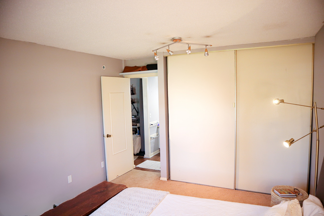 Building Photo - 1006 Westbrooke Way