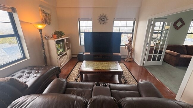 Building Photo - 72 Ashland St