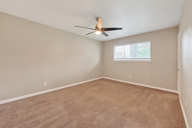 Building Photo - 12002 Hillcroft St