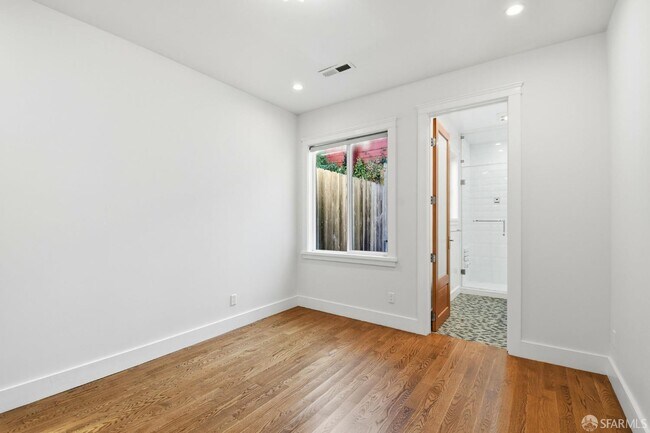 Building Photo - 526 Silver Ave