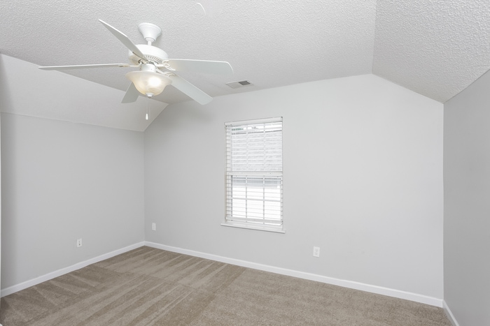 Building Photo - 313 Denman Loop
