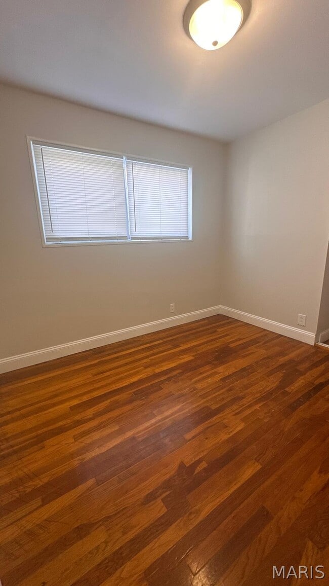 Building Photo - 3437 Elmhurst Dr