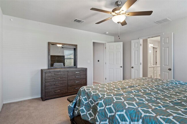 Building Photo - 3007 Salvidar Bend