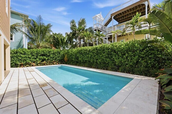Building Photo - 113 Aqua Ln