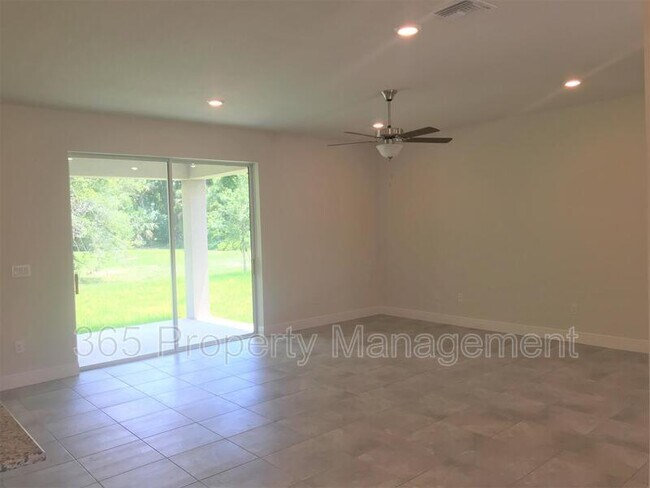 Building Photo - 3044 S Haberland Blvd
