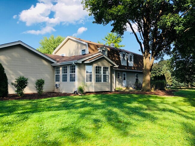 Building Photo - 10S450 Wind Jammer Ln