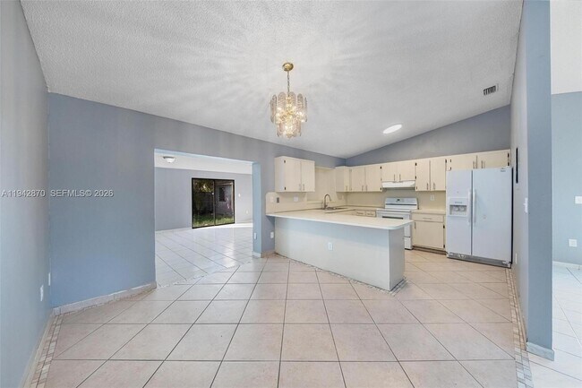 Building Photo - 2348 SW 138th Pl