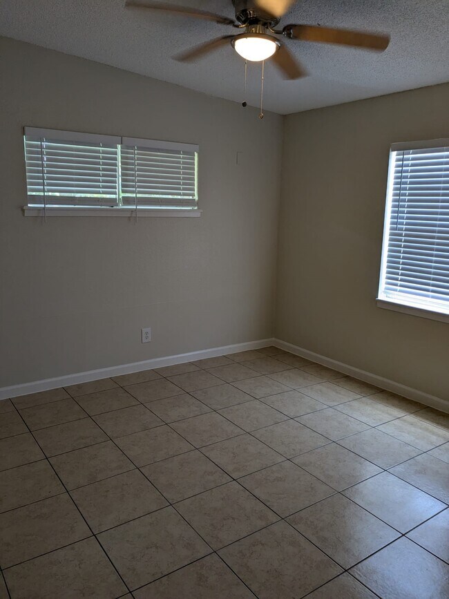 Building Photo - 3357 Frick Rd