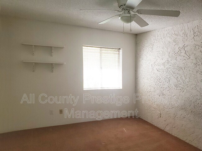 Building Photo - 4554 E Paradise Village Pkwy N