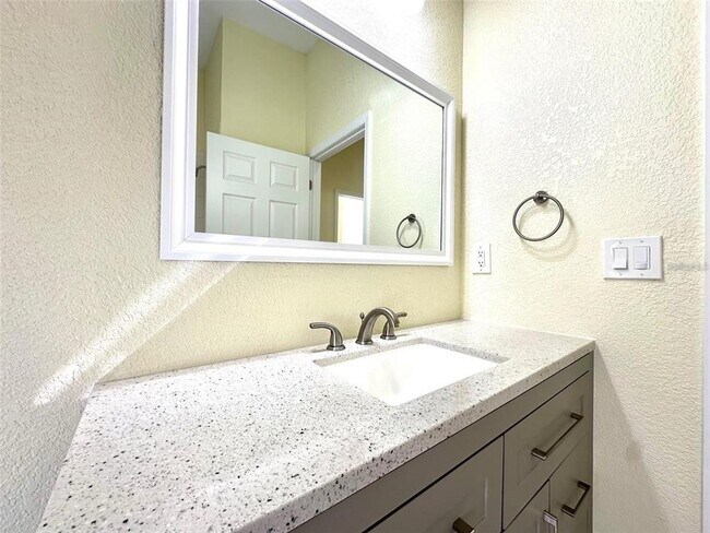 Building Photo - 9423 Rosebud Cir