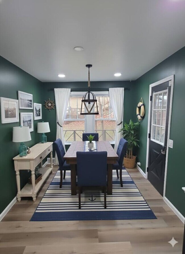 Building Photo - 135 Cora Ave