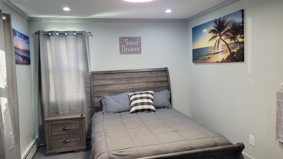 Room #1 - 114 Greenway Blvd