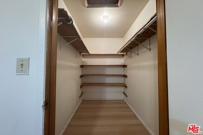 Building Photo - 2317 Maplewood Way