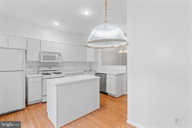 Building Photo - 3575 Sherbrooke Cir