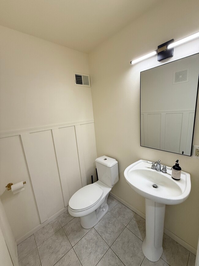 Building Photo - 5313 Raywood Rd