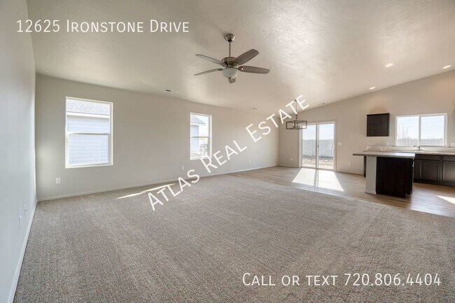 Building Photo - 4 WEEKS FREE RENT IF MOVED IN BY 4/15! Mod...