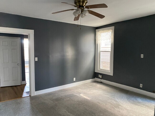 Building Photo - 2531 Deming Ave