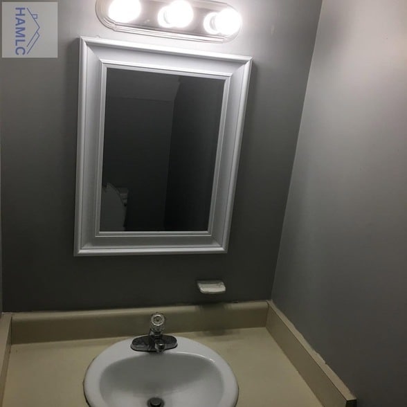 Building Photo - 901 Olmstead Dr