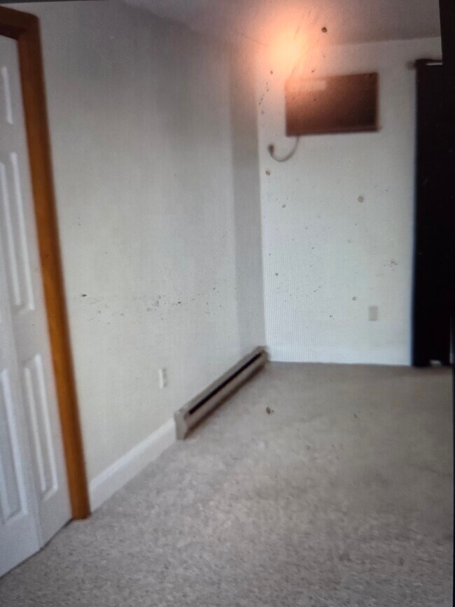 Building Photo - 41 W Summit St