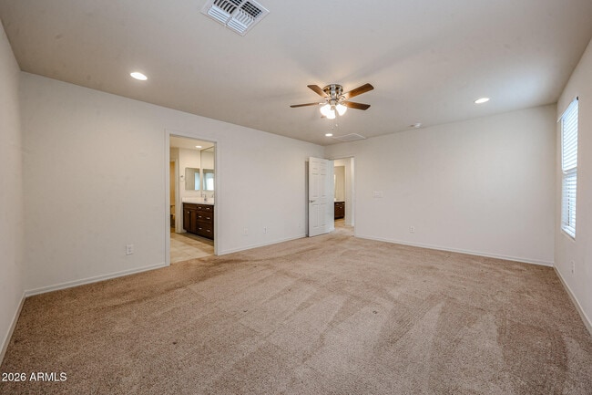 Building Photo - 9009 W San Miguel Ave