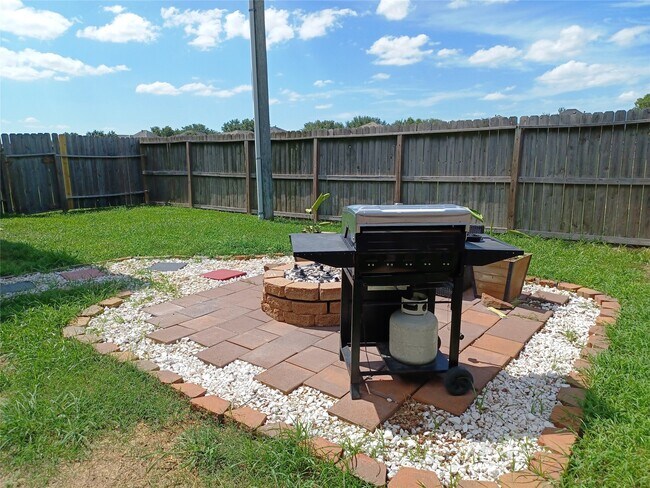 Building Photo - 20526 Patriot Park Ln