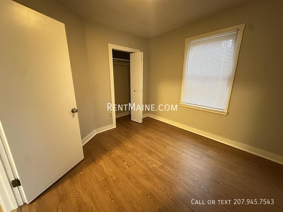 Building Photo - 119 Main St