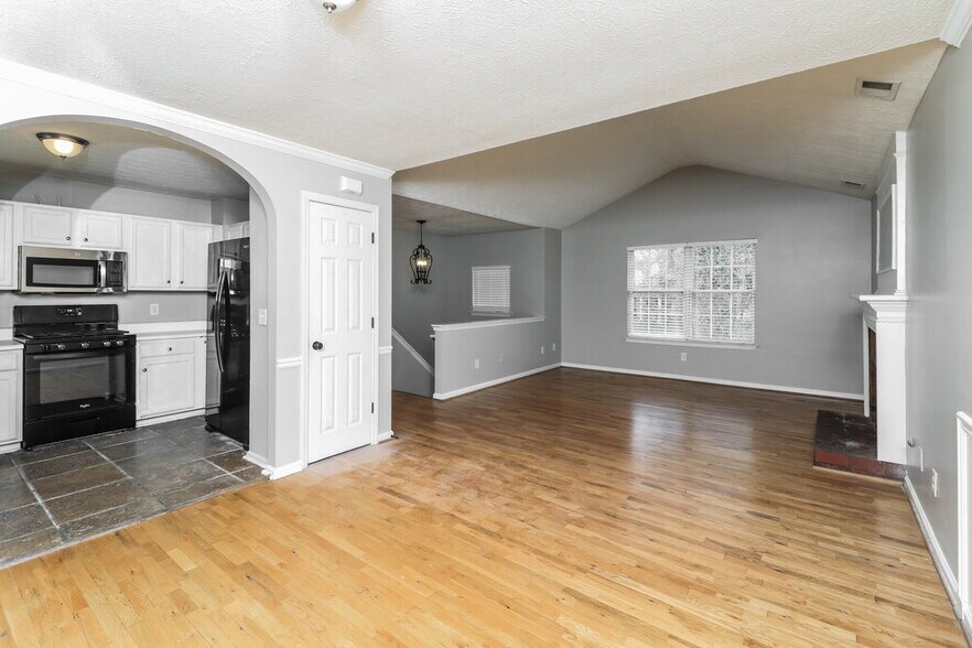 Building Photo - 2991 Heather Lake Dr