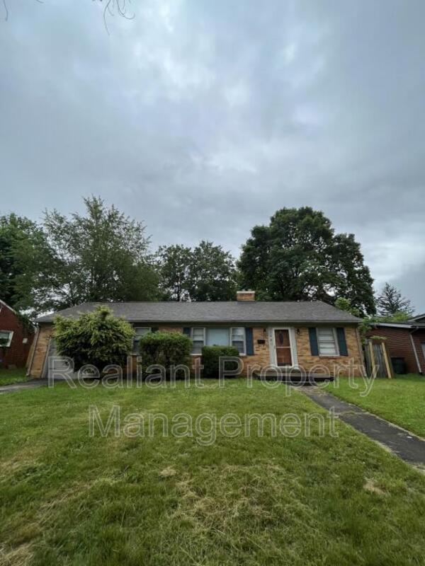 Building Photo - 1940 Pershing Rd