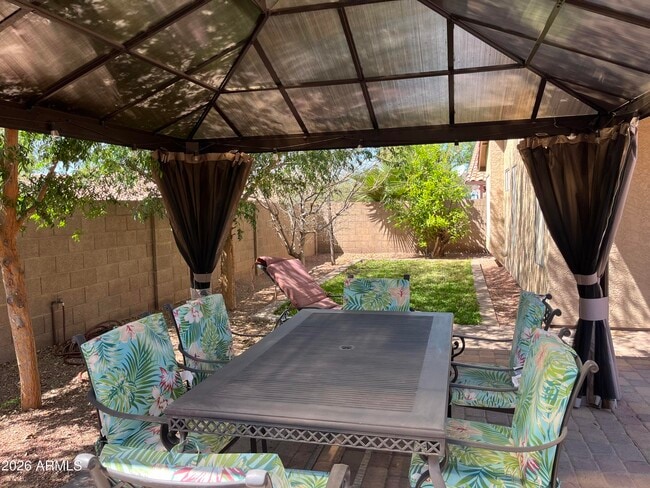 Building Photo - 3921 E Graythorn St