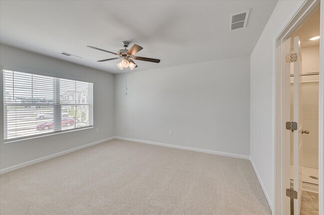 Building Photo - 811 Grovebury Ct