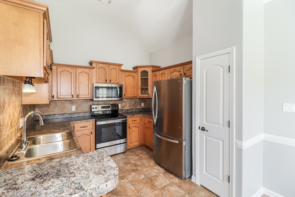 Building Photo - 300 Garden Springs Dr