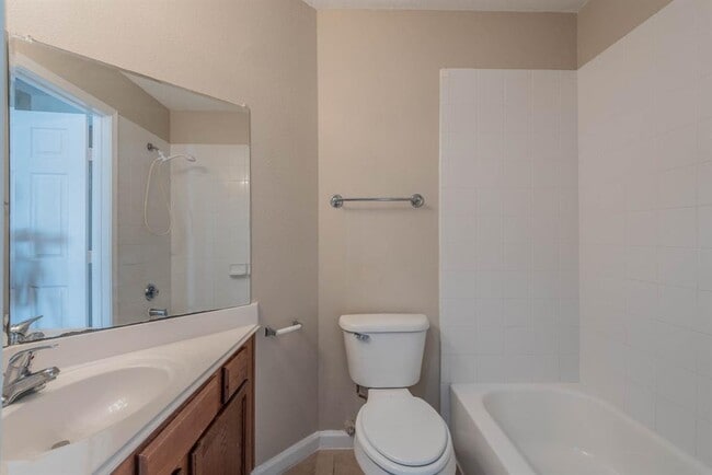 Building Photo - 10203 Azalea Village Dr