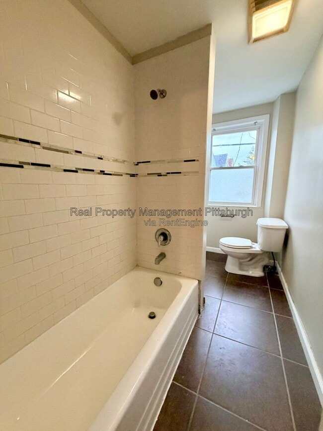 Building Photo - 207 Edmond St