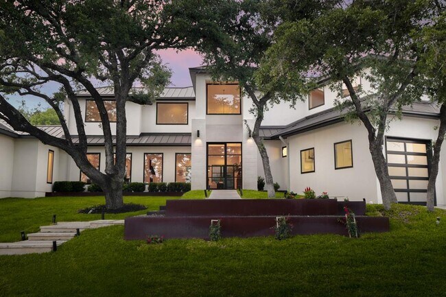 Building Photo - 1800 Bay Hill Dr