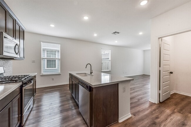 Building Photo - 21218 George Vancouver Ct