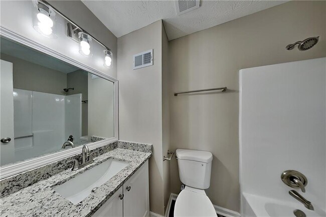 Building Photo - 2567 Country Farm Trce