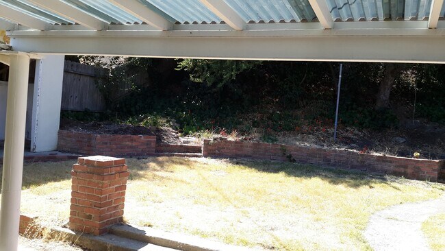 Building Photo - 131 Ramona Dr