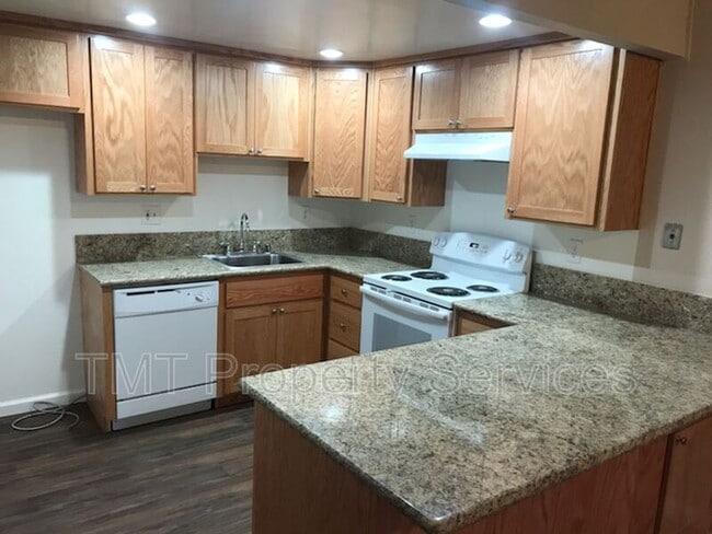 Building Photo - 6803 Trovita Way