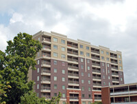 Building Photo - Lake Plaza Condominiums 3BD/2BA