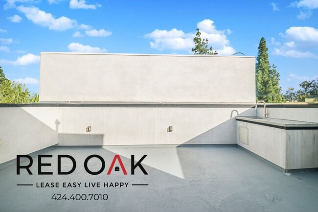 Building Photo - 18303 Oakbury Cir