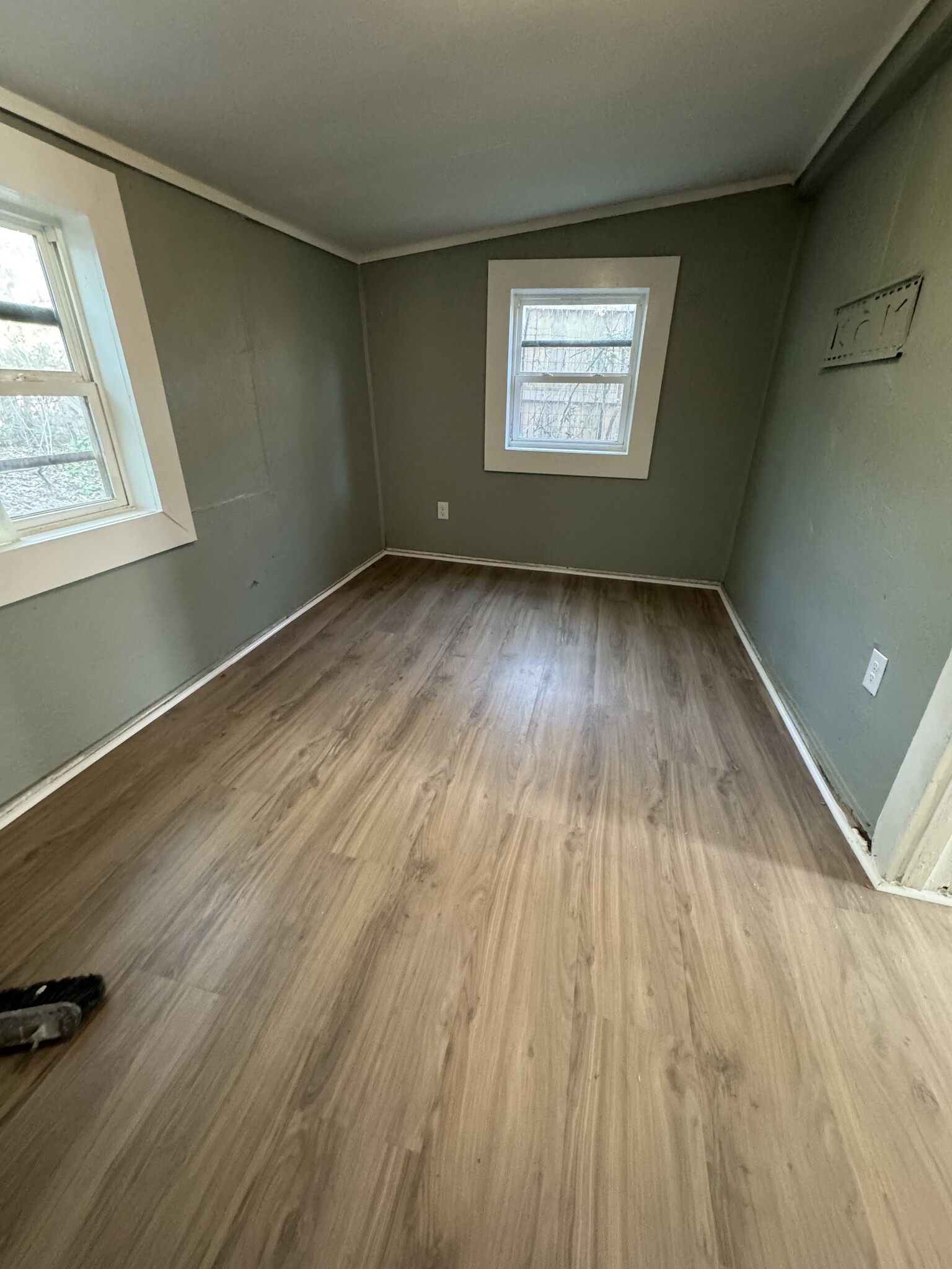 3rd bedroom (back) - 509 Walnut St