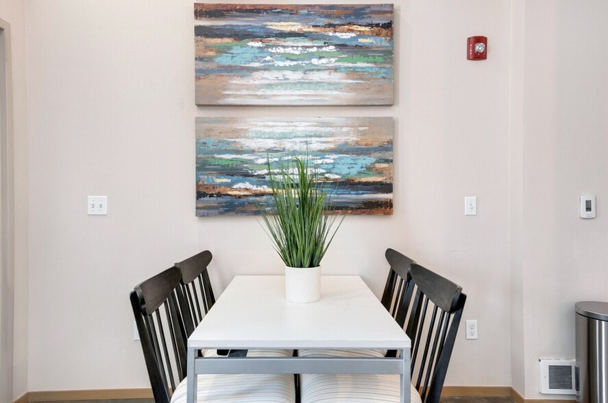 Building Photo - 1710 S McClellan St