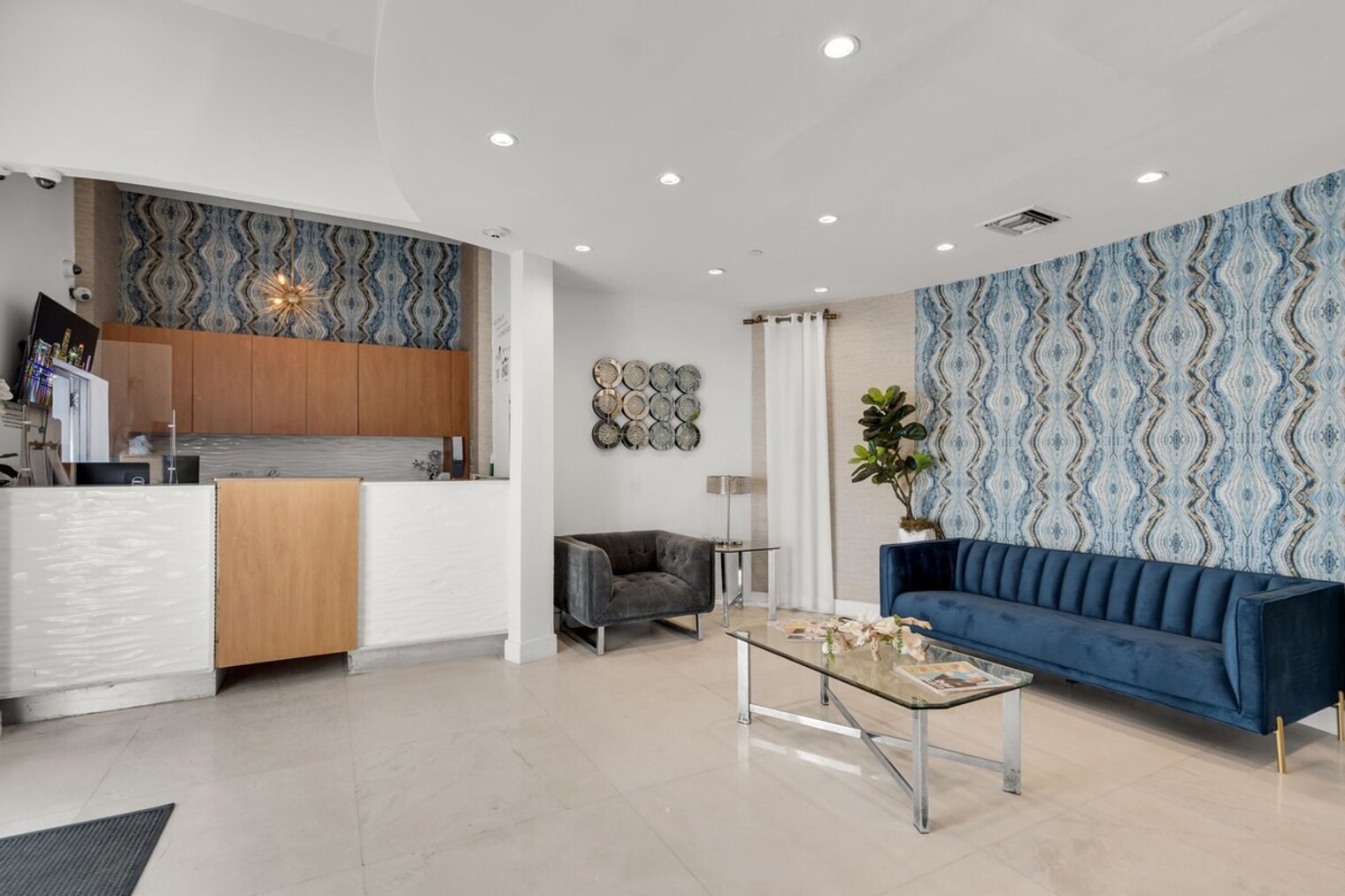 Building Photo - 1130 Ocean Dr