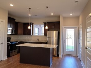 Building Photo - 2052 Sunflower Dr