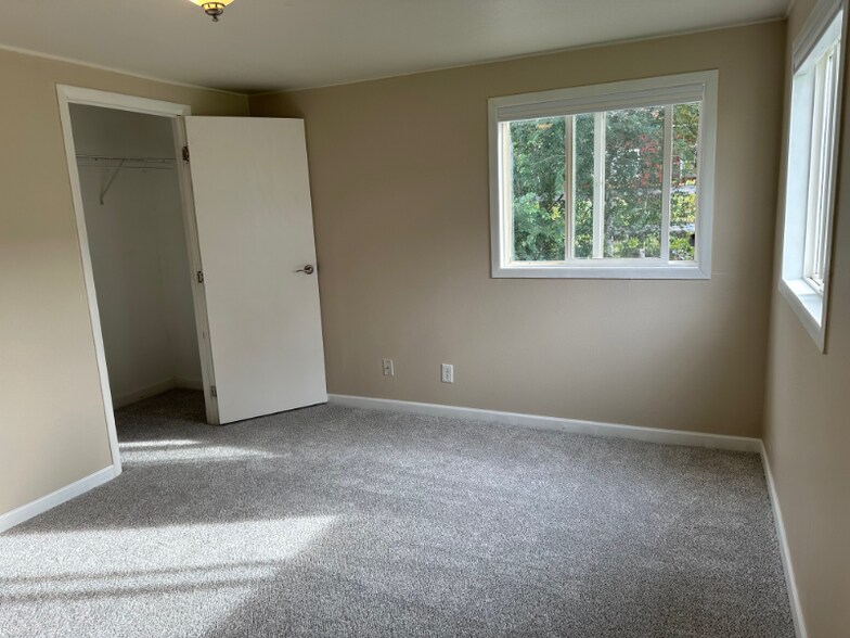 Building Photo - 4020 Kern St