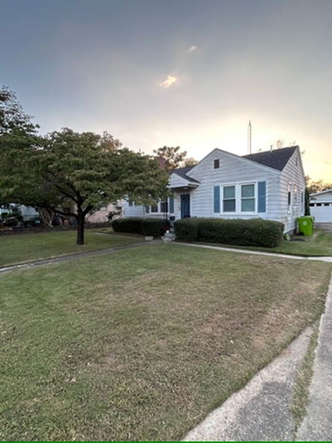 Building Photo - Olympia