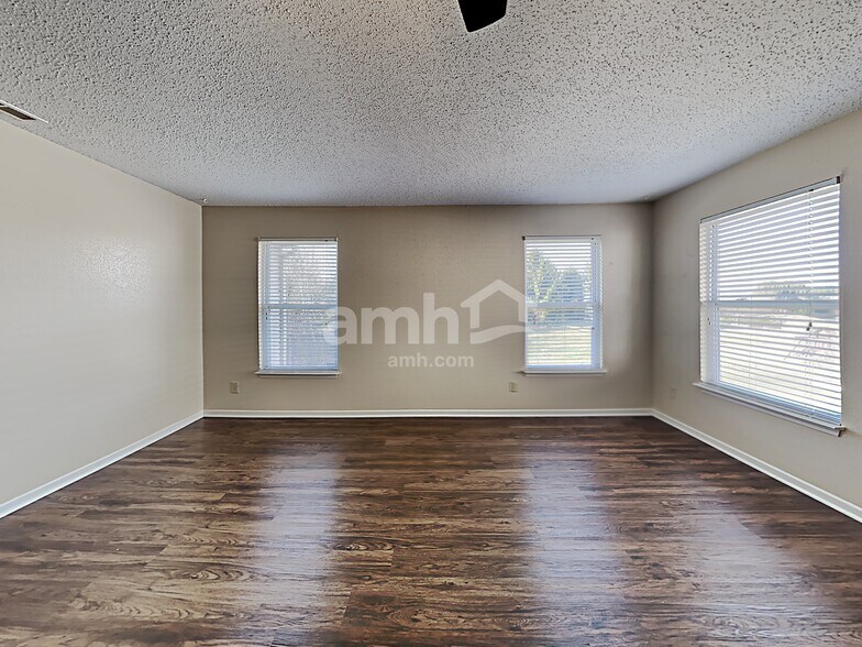 Building Photo - 8629 Blooming Grove Dr