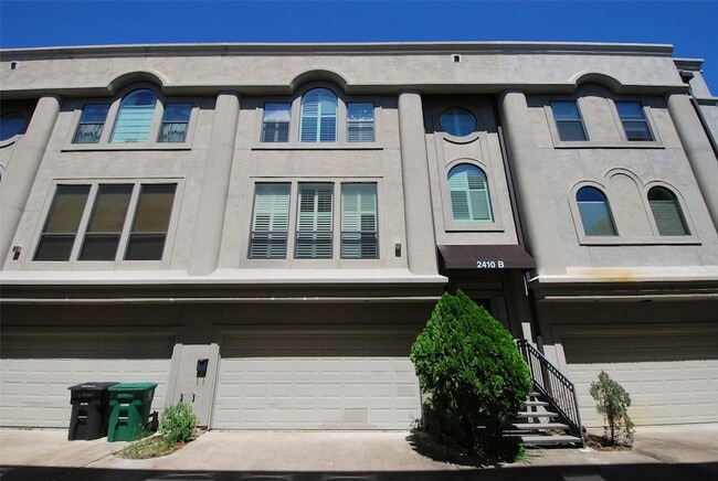 Building Photo - 2410 Dorrington St