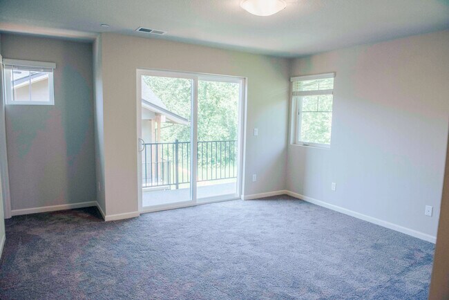 Building Photo - 12003 SE High Creek Rd