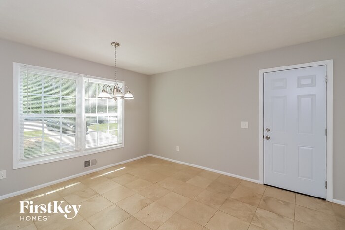 Building Photo - 3975 Sandy Plains Rd